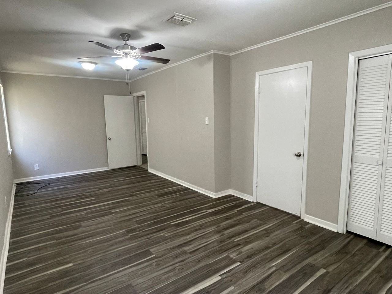 1020 Wanda Dr - Photo 7 of 11