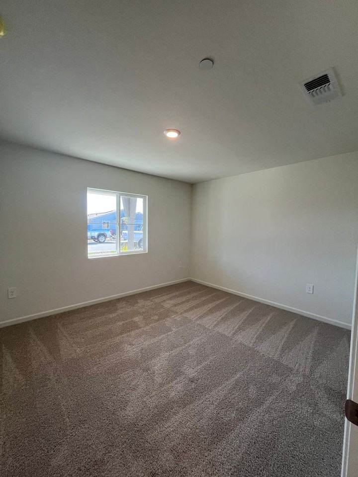 1654 Pacific Dr - Photo 3 of 23