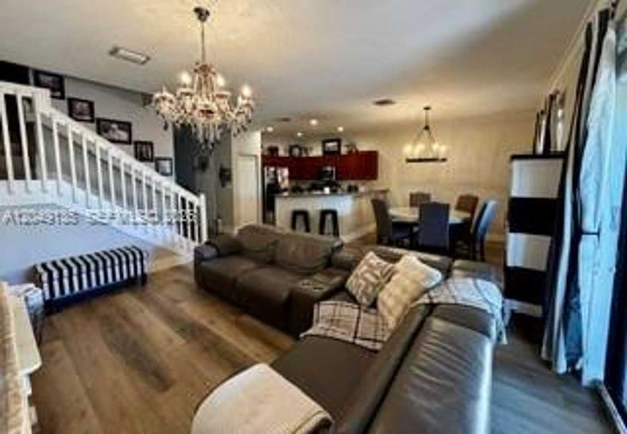 16320 16320 SW 71st Ter th 16320 - Photo 3 of 5