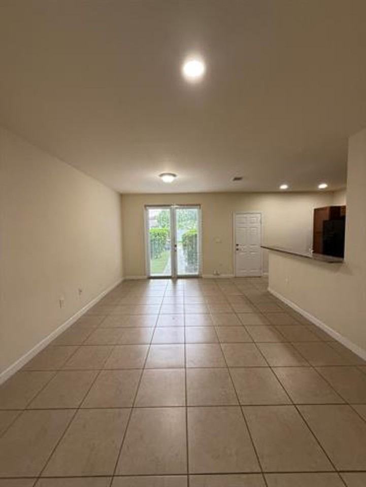 17093 17093 SW 93rd St th 17093 - Photo 5 of 36