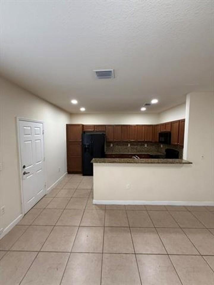17093 17093 SW 93rd St th 17093 - Photo 6 of 36