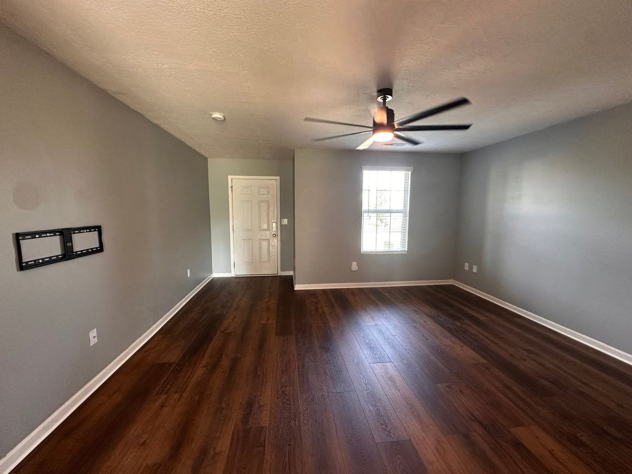 3914 Wheat Ave - Photo 3 of 29