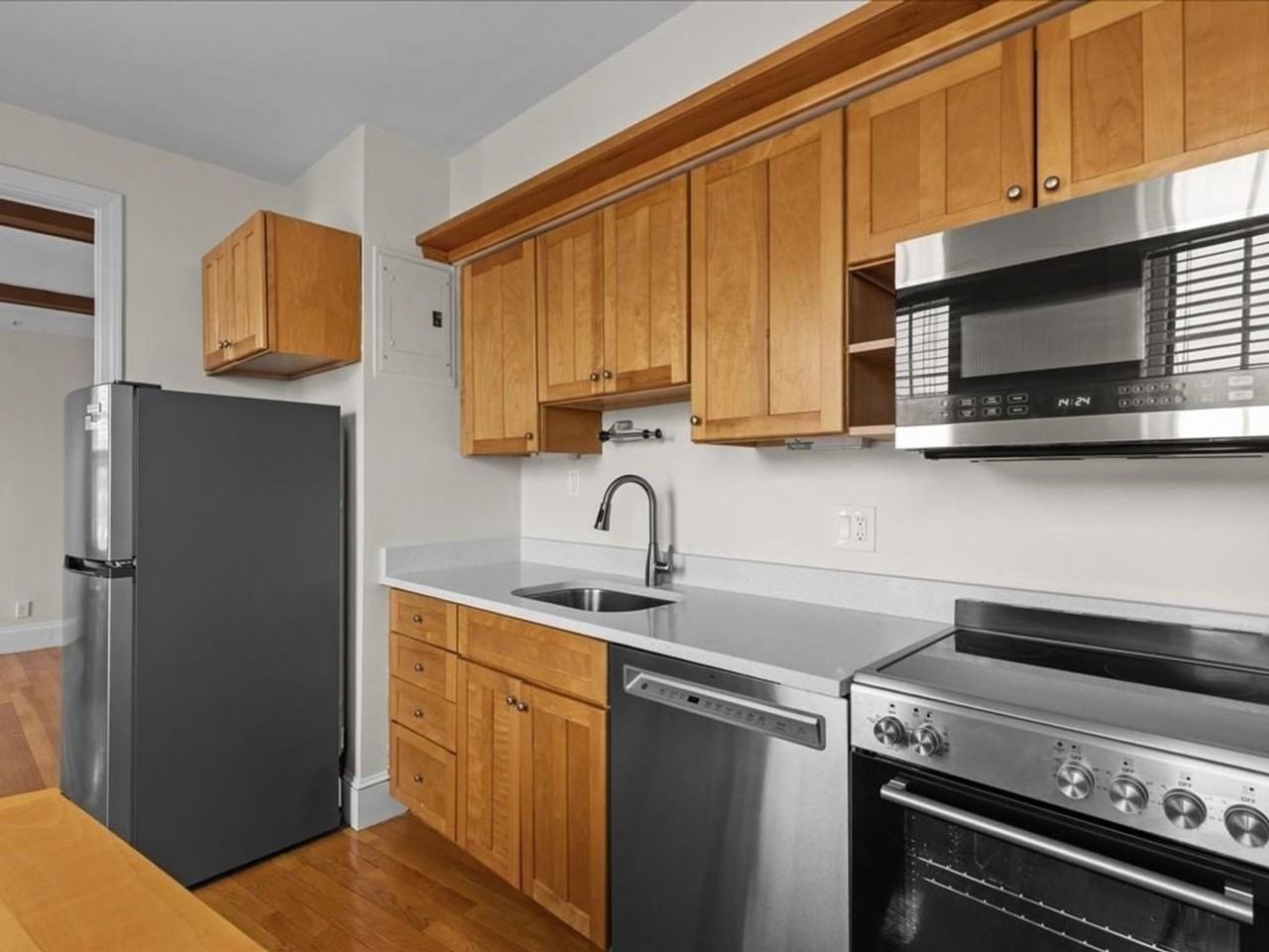 117 Lanark Rd - Photo 2 of 12