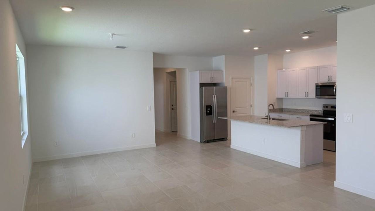 1872 Nw 6th Ct - Photo 2 of 14