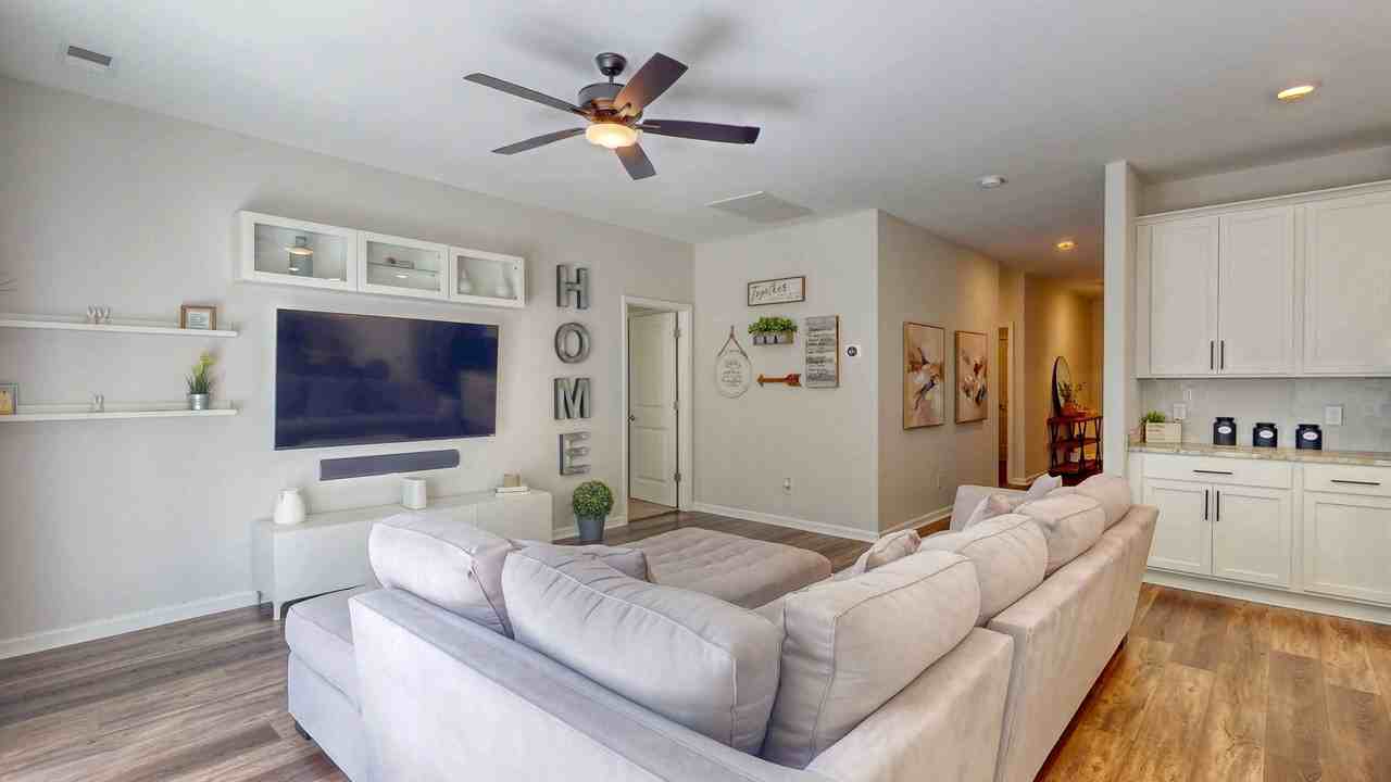 124 Brookline Dr - Photo 4 of 21