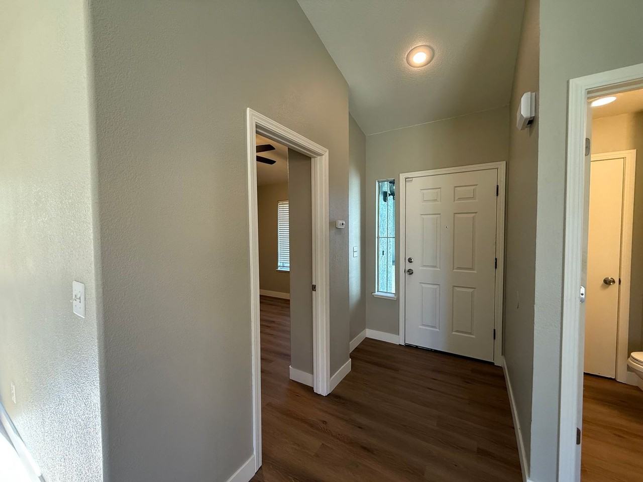 16664 Sheffield St - Photo 3 of 36
