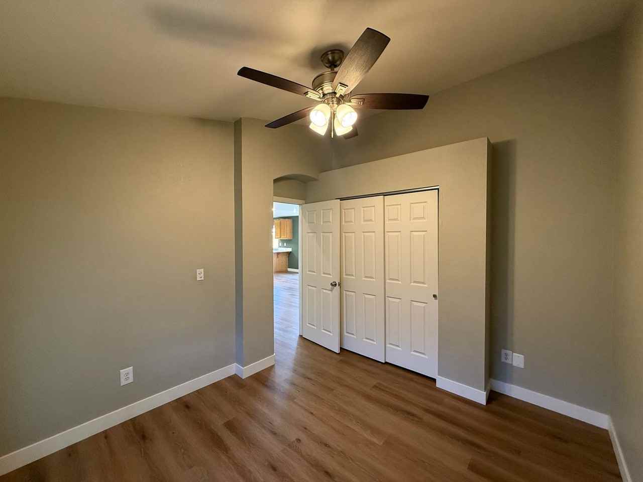 16664 Sheffield St - Photo 6 of 36