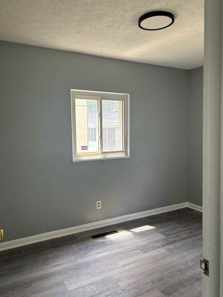 2283 Hiawatha Park Dr - Photo 7 of 12