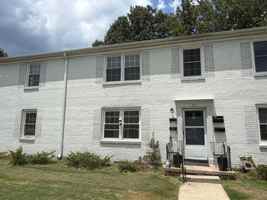 featured image of 1400 Roslyn Dr