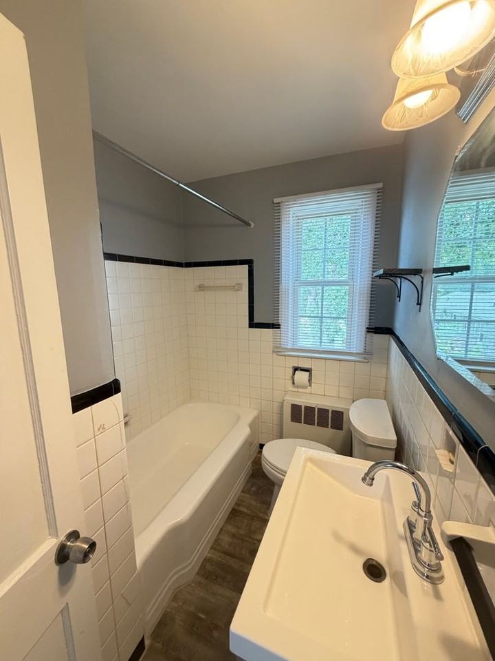 1400 Roslyn Dr - Photo 5 of 12