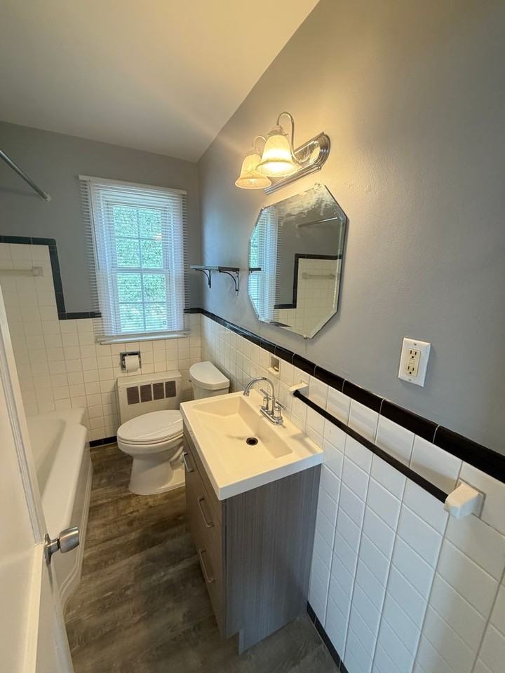 1400 Roslyn Dr - Photo 6 of 12