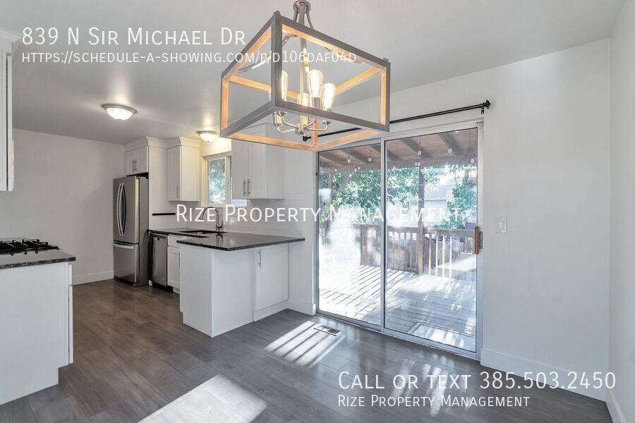 839 N Sir Michael Dr - Photo 2 of 17