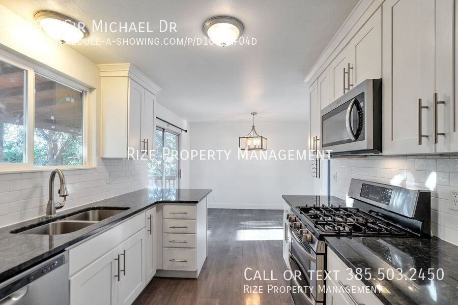 839 N Sir Michael Dr - Photo 3 of 17