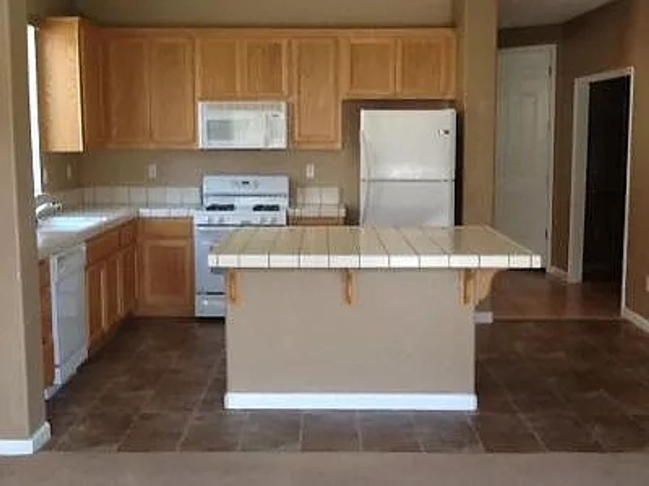 5552 Waterhole Loop - Photo 2 of 9
