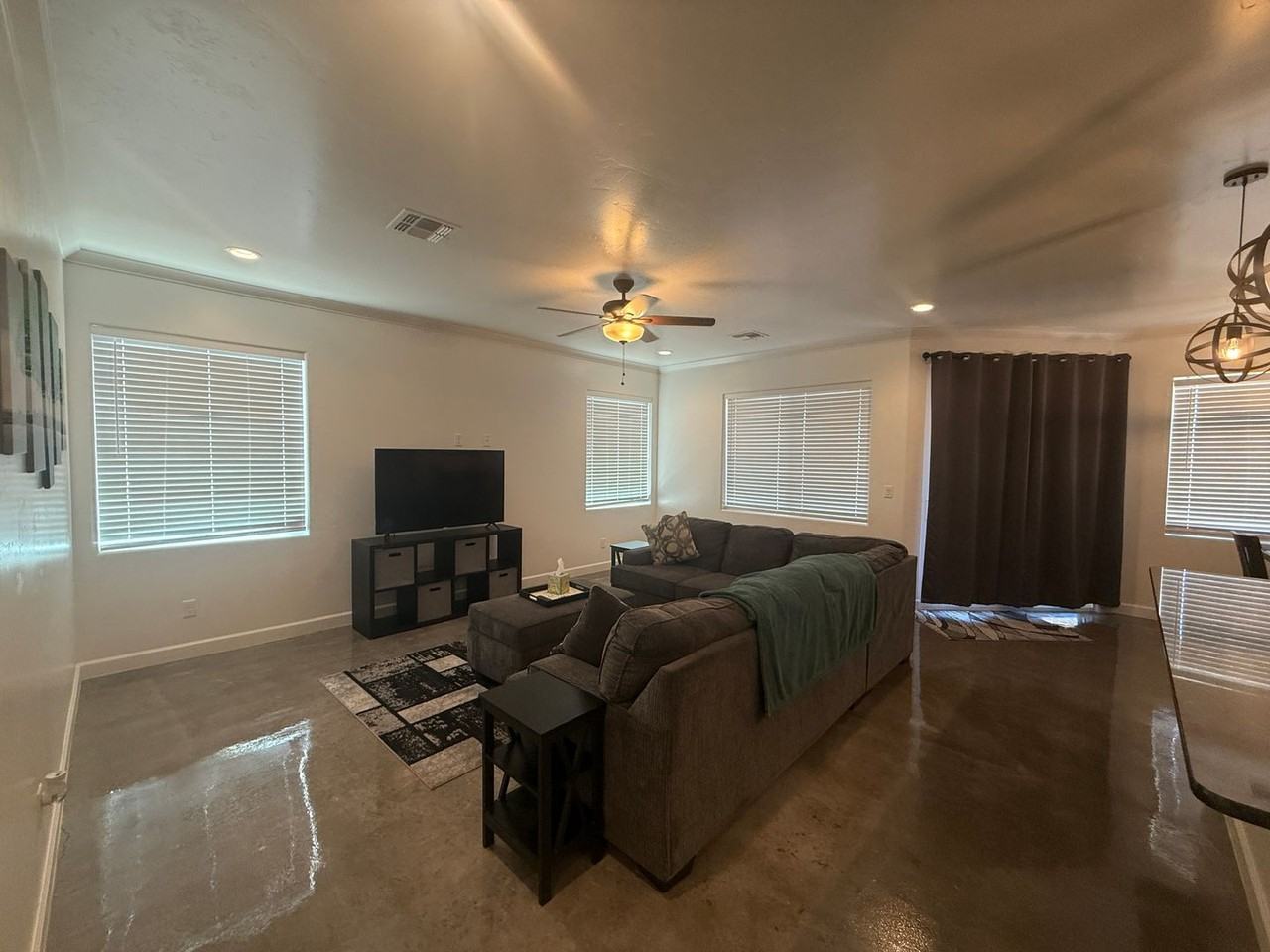 3561 N Burbank St - Photo 2 of 9