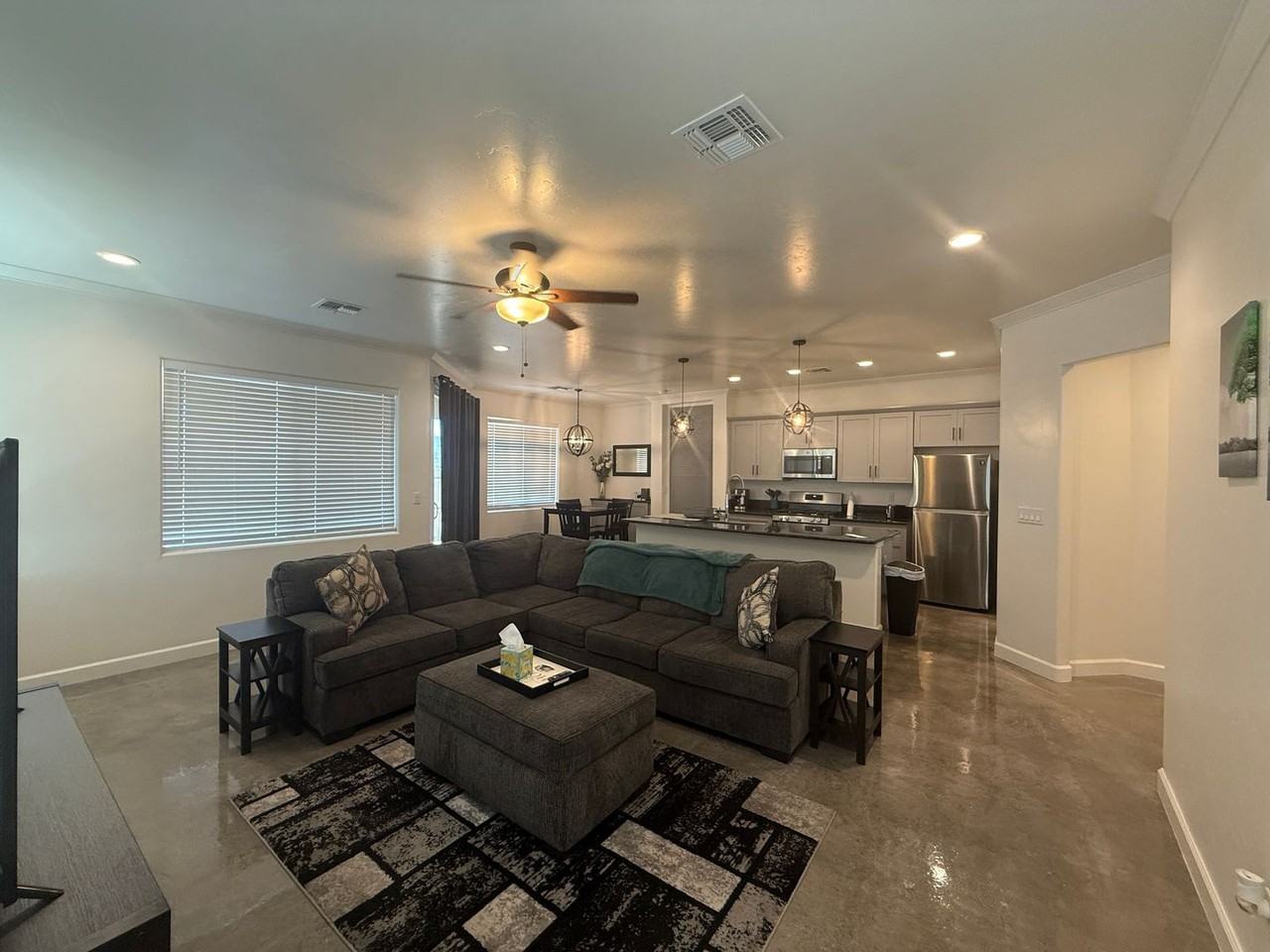 3561 N Burbank St - Photo 3 of 9