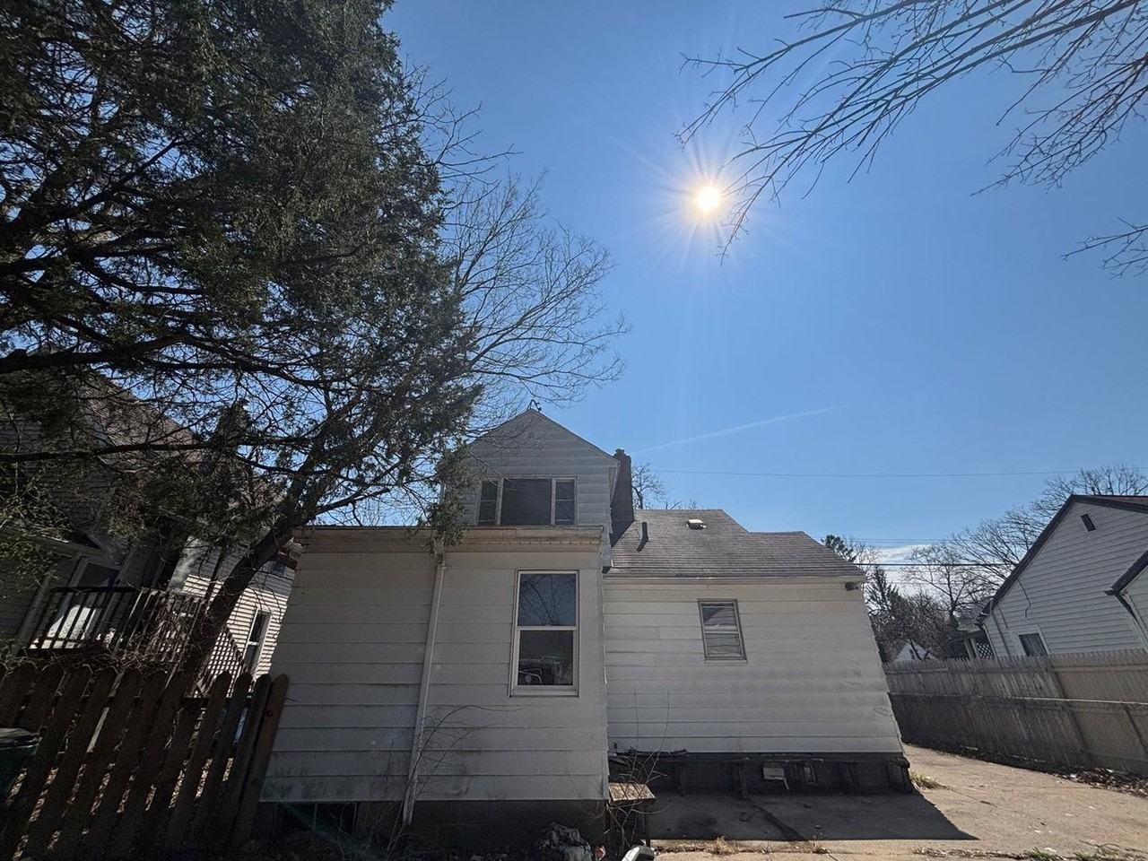 1216 W Mount Hope Ave - Photo 4 of 24