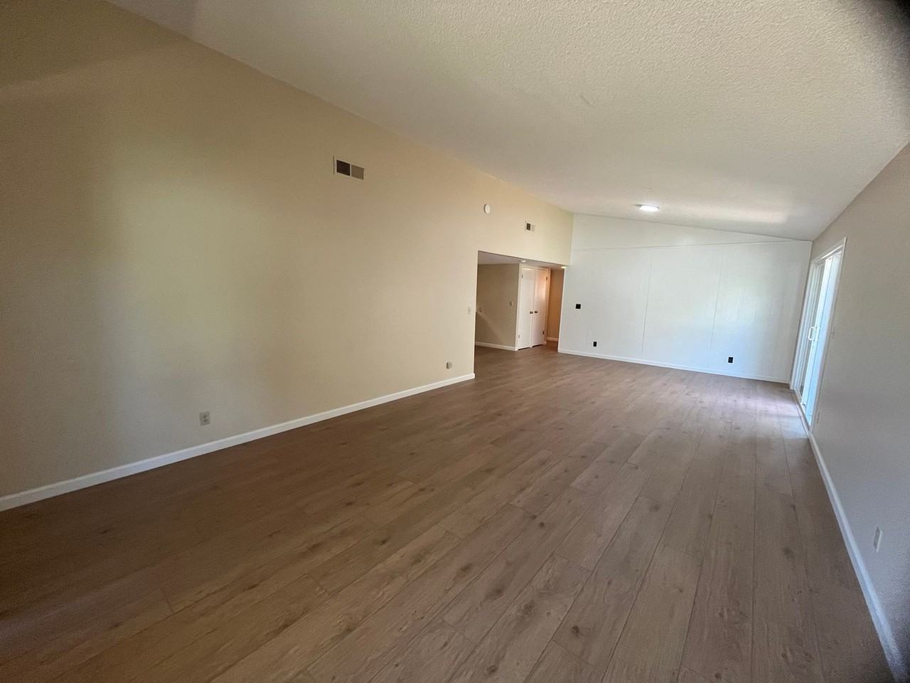 Cowell 4808-4810 - Photo 5 of 44