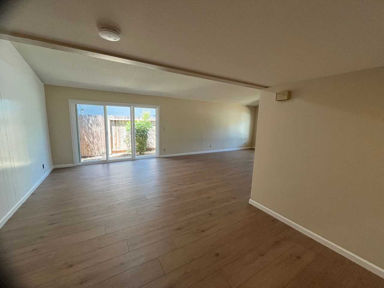 Cowell 4808-4810 - Photo 3 of 44