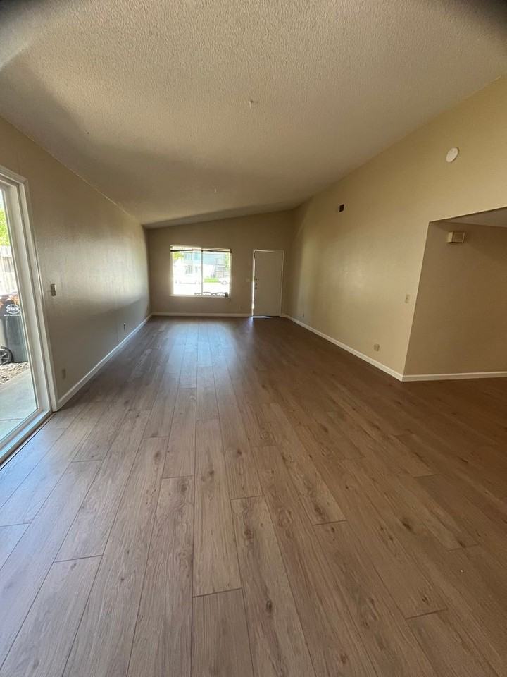 Cowell 4808-4810 - Photo 2 of 44