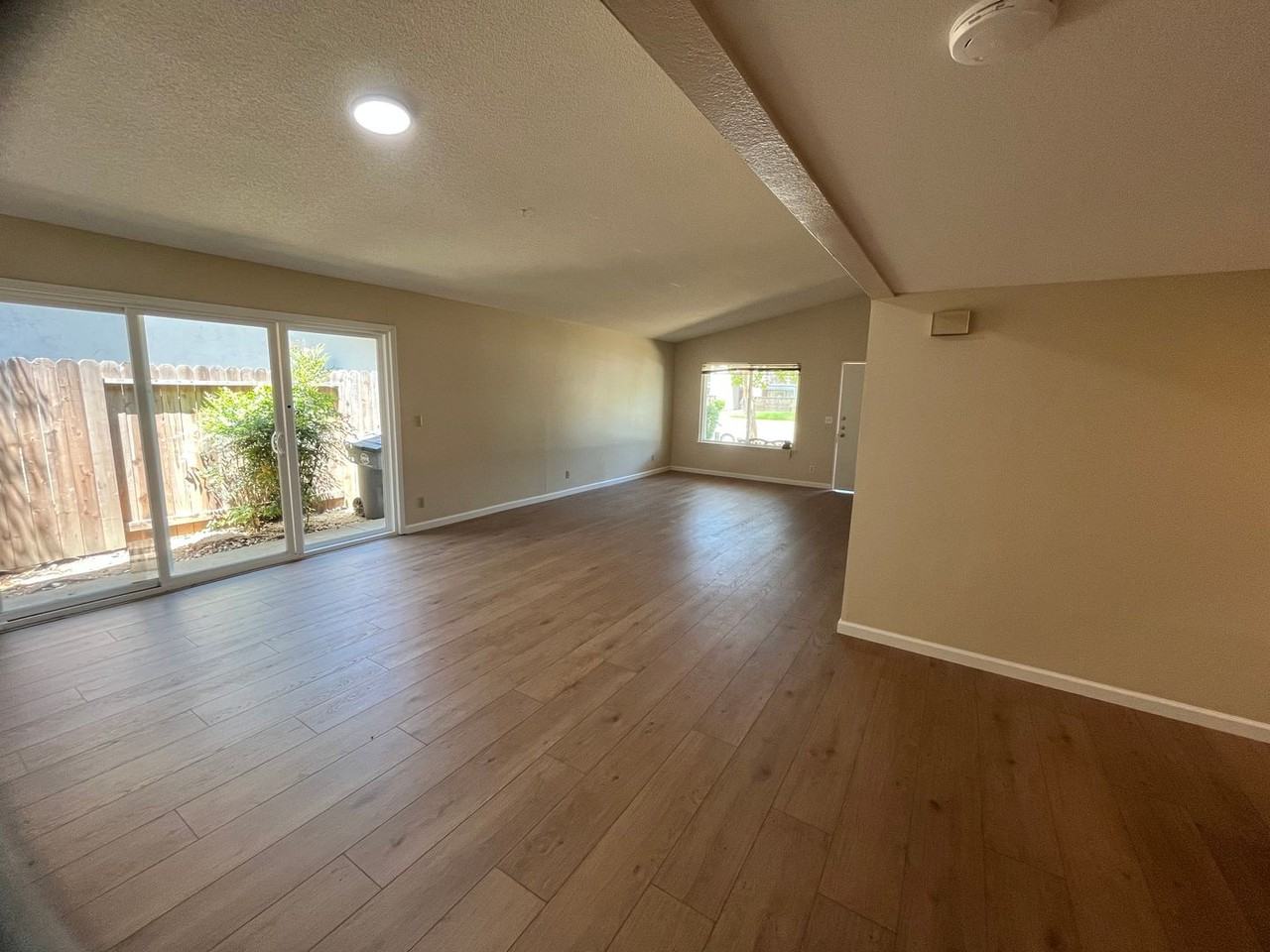 Cowell 4808-4810 - Photo 6 of 44