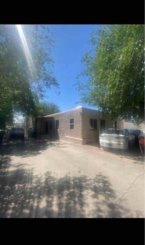 511 Mesilla St Se #C - Photo 2 of 4