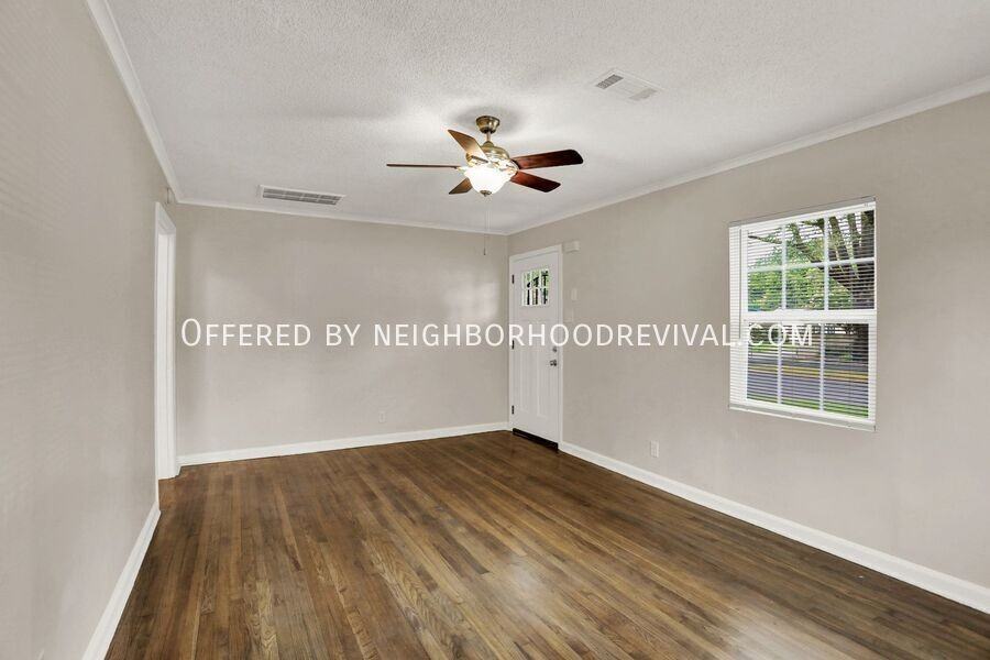 948 Kelly Cir E - Photo 4 of 24