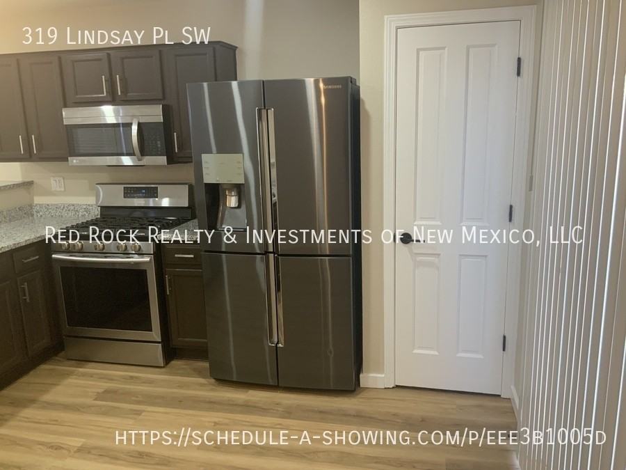 319 Lindsay Pl Sw - Photo 7 of 21