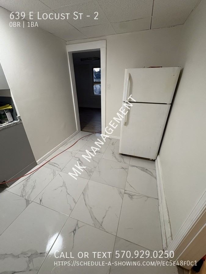 639 E Locust St #2 - Photo 3 of 7