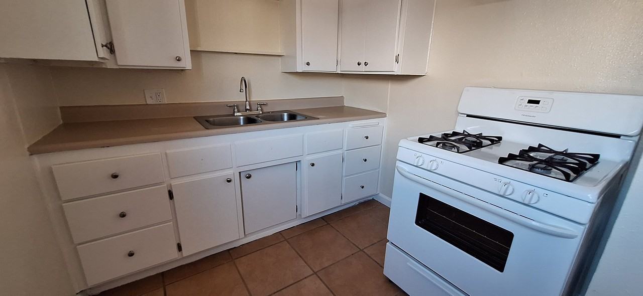 13453 1/4 Filmore St #13457-1-2 - Photo 6 of 11