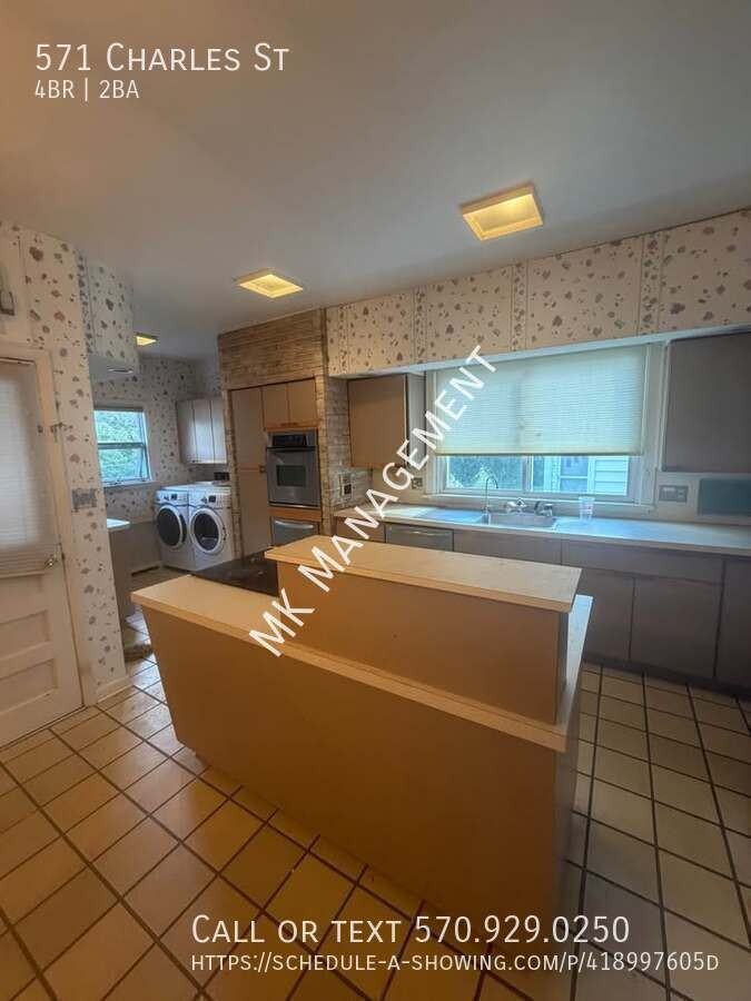 571 Charles Ave - Photo 3 of 43