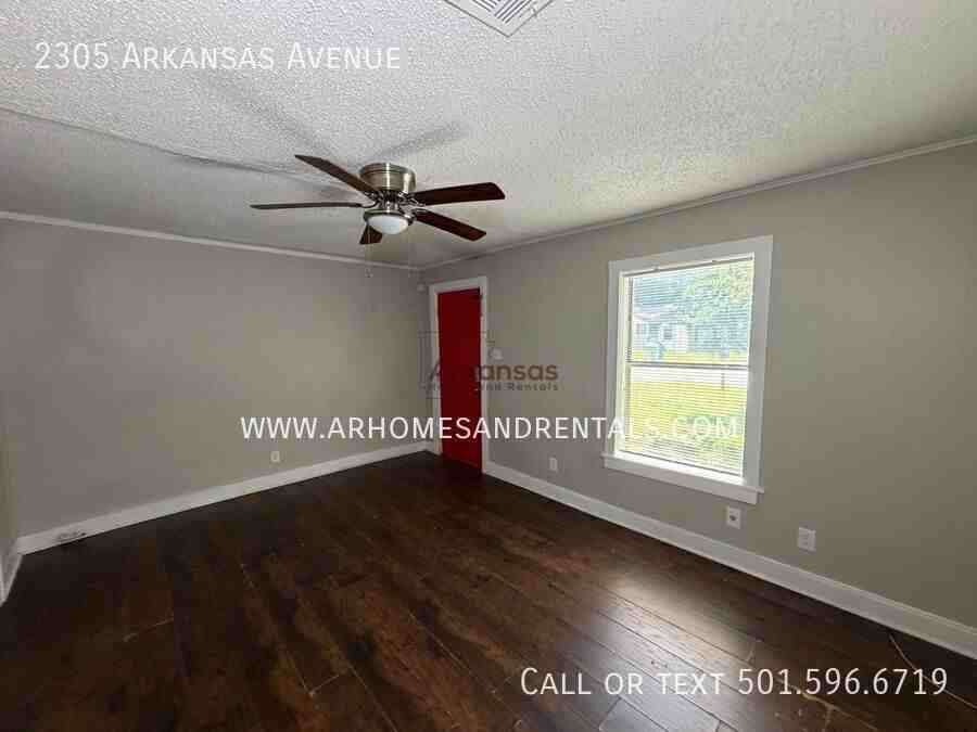 2305 Arkansas Ave - Photo 2 of 12