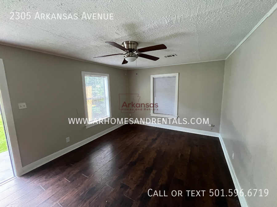 2305 Arkansas Ave - Photo 4 of 12