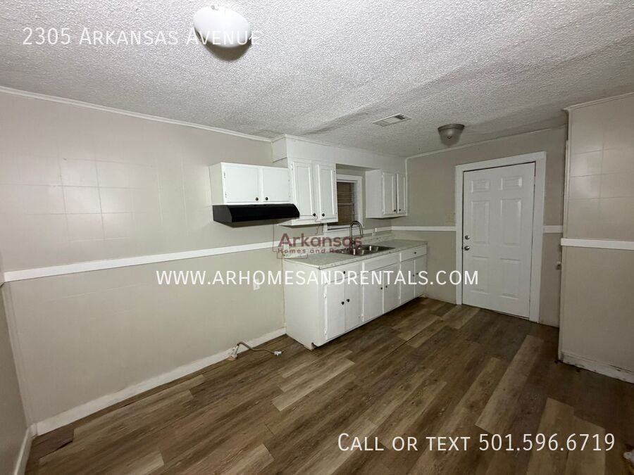 2305 Arkansas Ave - Photo 7 of 12