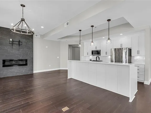 3810 N Mulberry Dr #301 - Photo 7 of 20