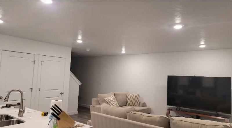 286 N Starboard Dr - Photo 2 of 3