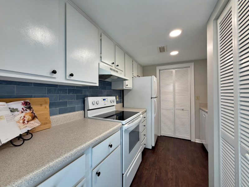 1702 Granville Rd - Photo 5 of 19