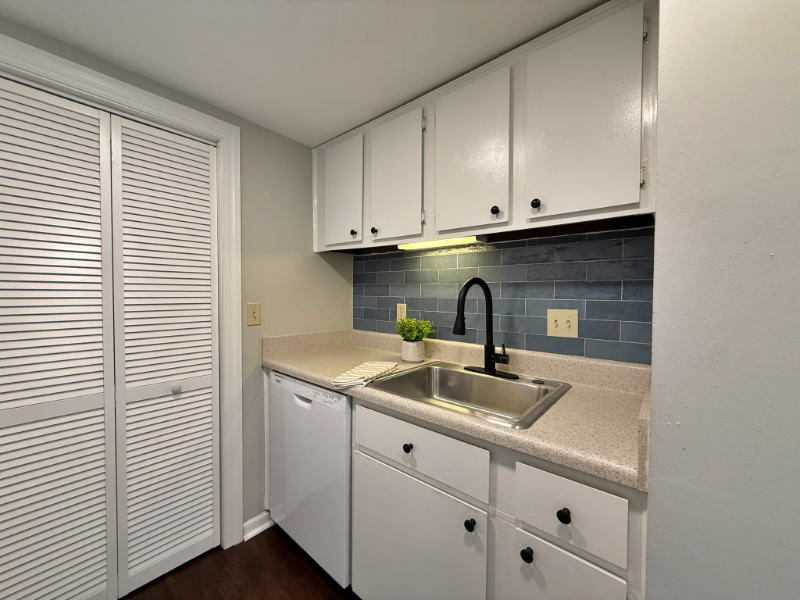 1702 Granville Rd - Photo 6 of 19