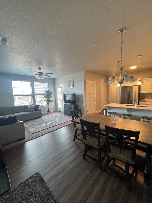 881 N Coulsen Dr #204 - Photo 2 of 18