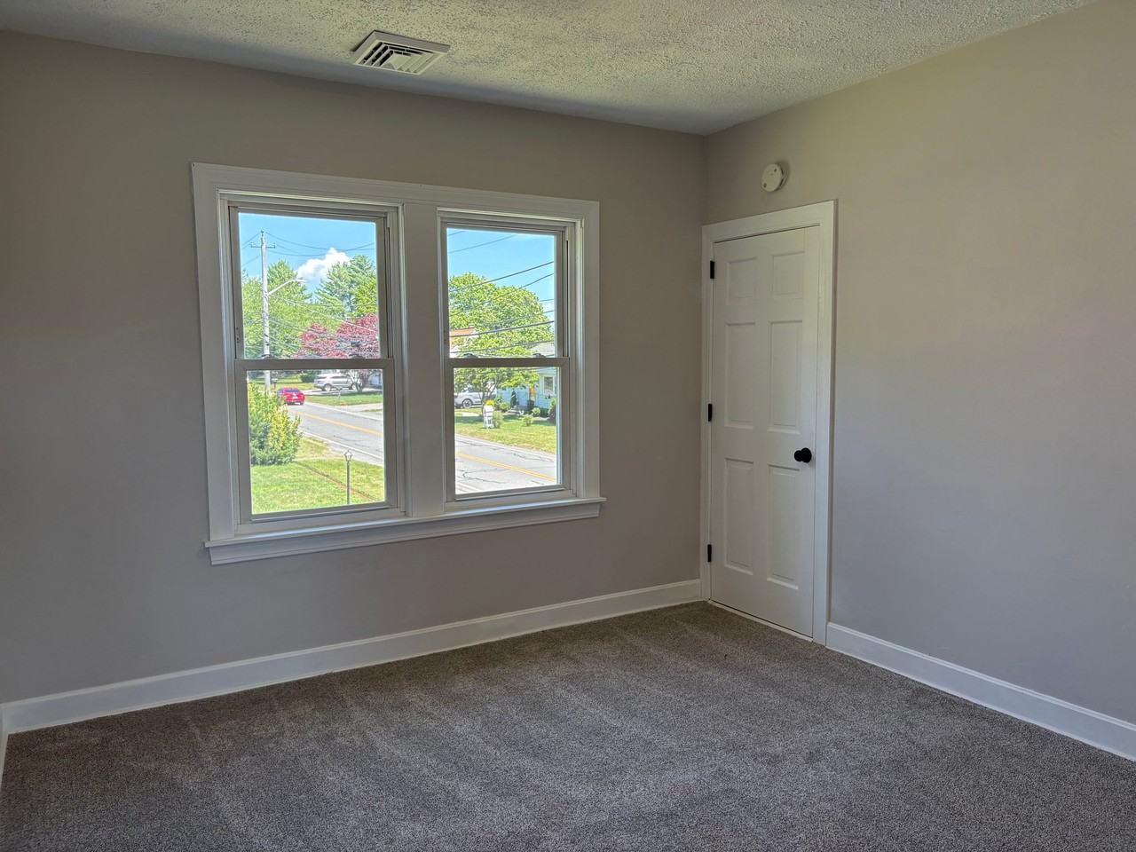 163 Macomber Ave #2 - Photo 4 of 11