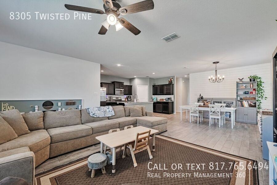 8305 Twisted Pine Way - Photo 4 of 25