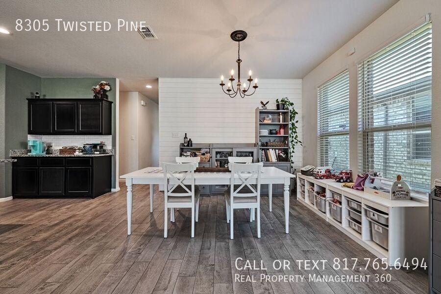 8305 Twisted Pine Way - Photo 5 of 25