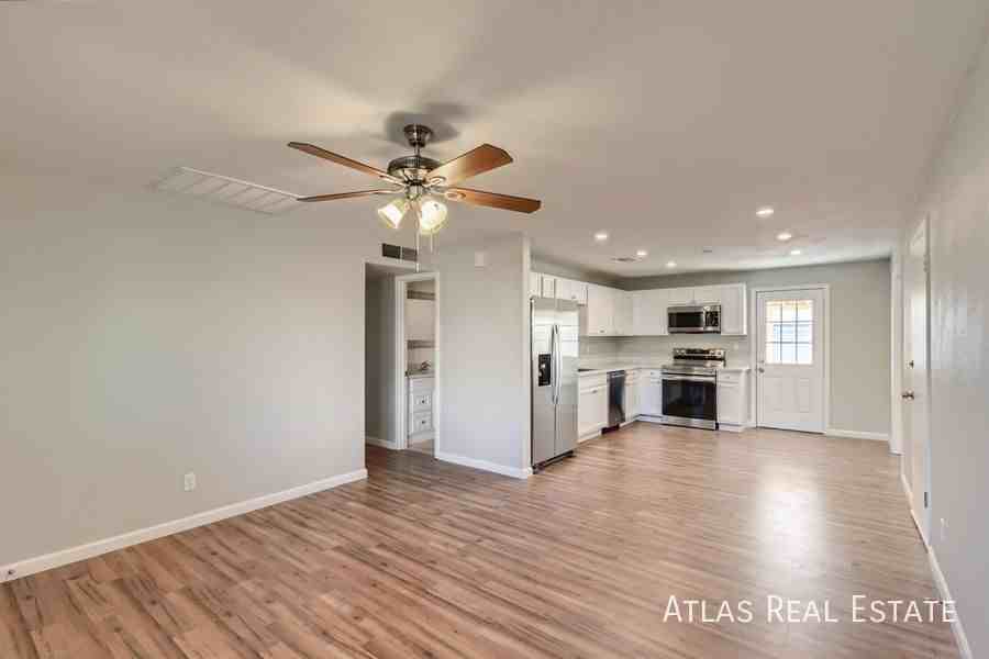 3429 E Blanche Dr - Photo 3 of 15