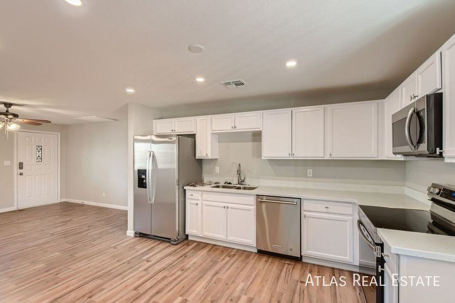 3429 E Blanche Dr - Photo 5 of 15