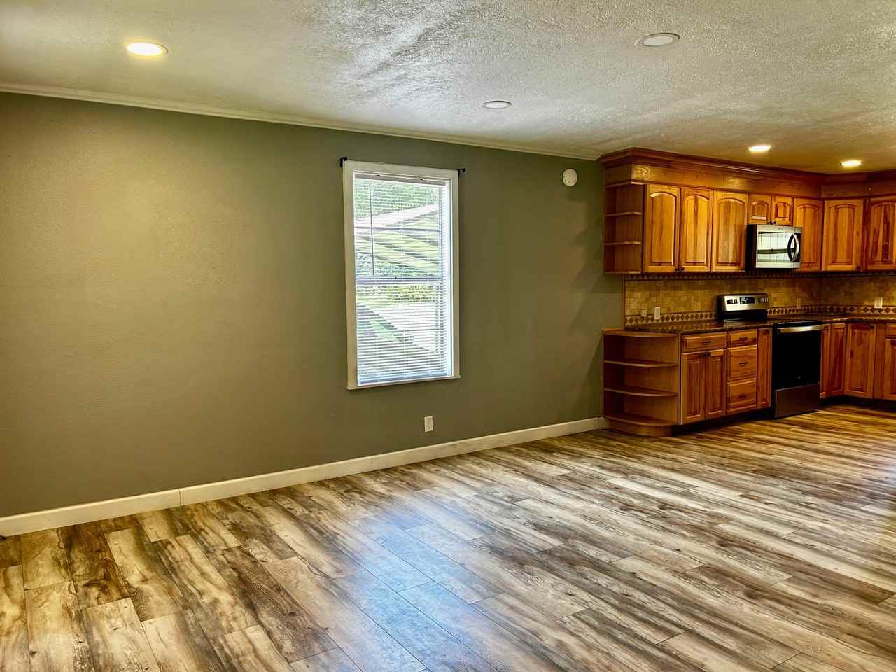 1761 Bass Rd - Photo 7 of 20
