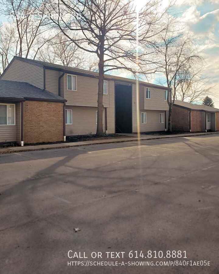 884 S Spring Rd - Photo 2 of 9