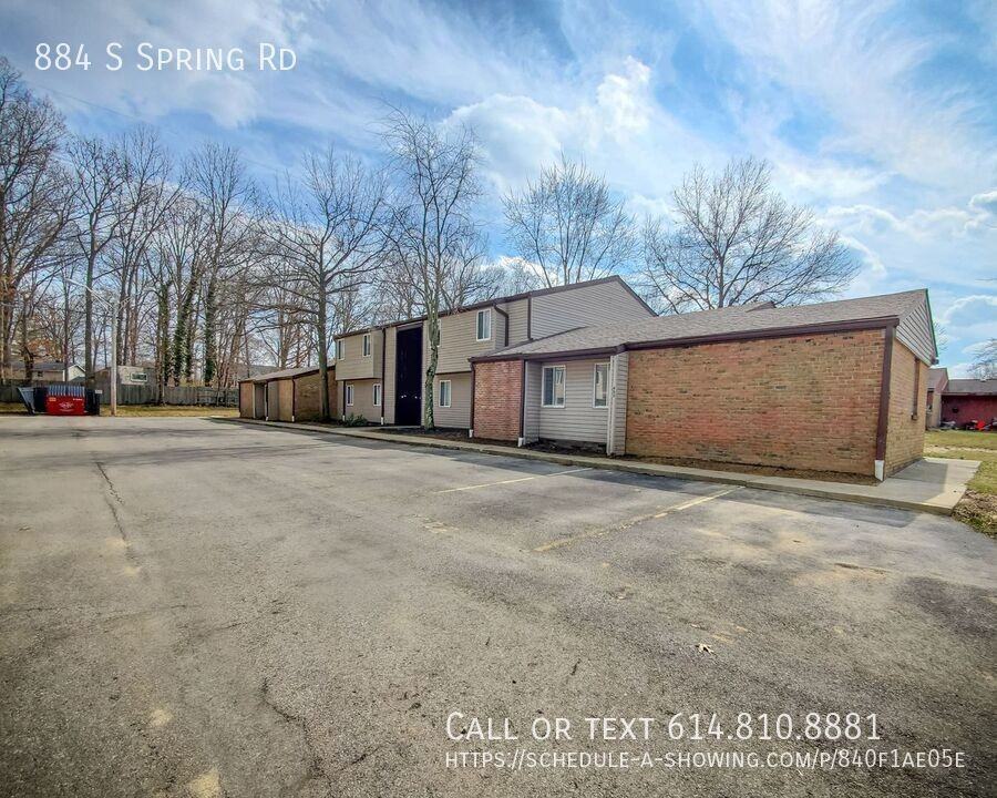 884 S Spring Rd - Photo 3 of 9