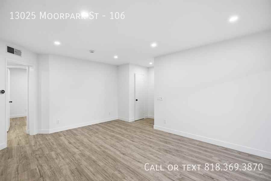 13025 Moorpark St #106 - Photo 3 of 17