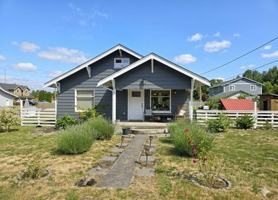 featured image of 204 Van Trump Ave Ne