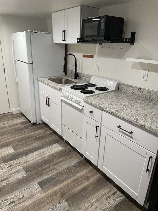 836 En #1 - Photo 2 of 5